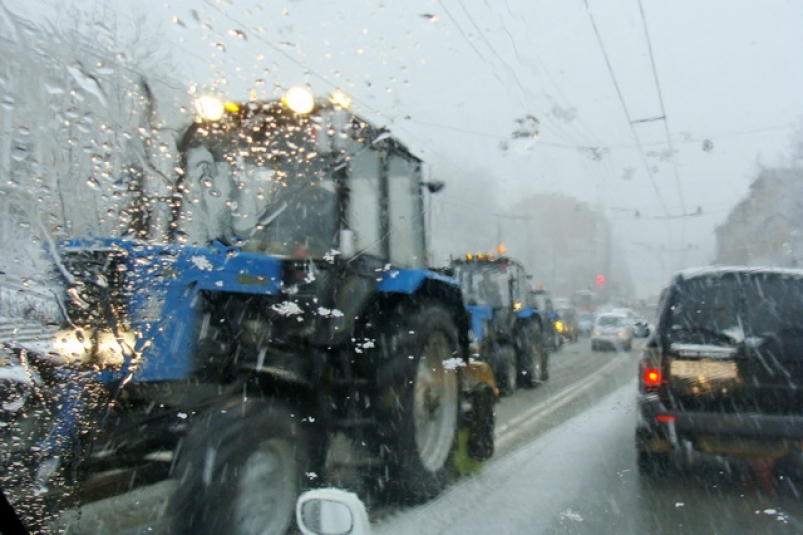 Борьба со снегом в Хабаровске идет в круглосуточном режиме