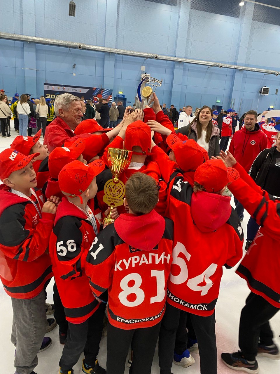 Поддерживаемая УЗПМ юношеская команда «Красная звезда» стала абсолютным чемпионом Всероссийских соревнований «Золотая шайба», рис. 2