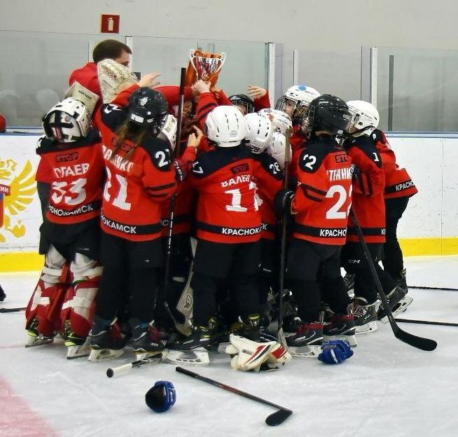 При поддержке УЗПМ хоккейная команда «Красная звезда» завоевала бронзу на всероссийском турнире