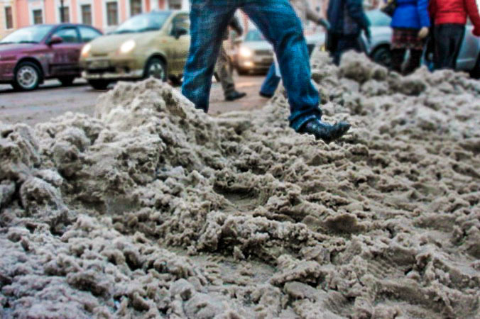 Российские дорожники требуют создать федеральный регламент по использованию реагентов