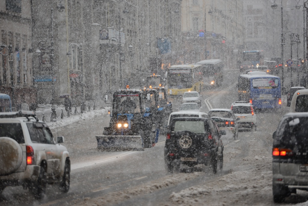 обработка перевалов и затяжных подъемов противогололедными реагентами