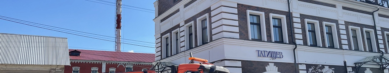 Коммунальные службы Перми используют дорожные шампуни для летней уборки городских территорий